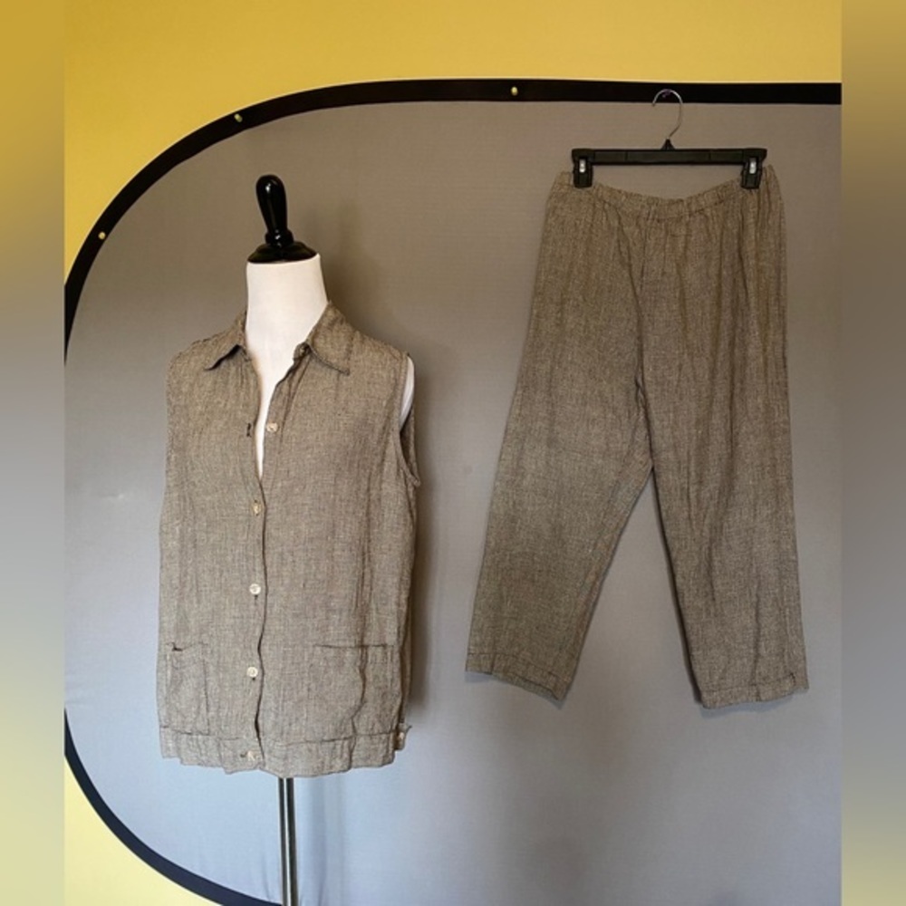 CHICO’S Button-down Pantsuit in Tan/Beige Size 1/0